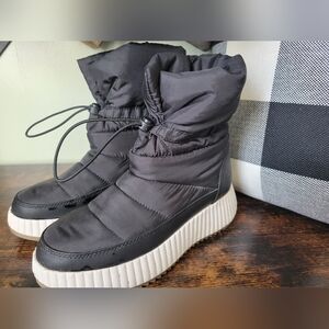 Falls Creek Black and White Winter Boots